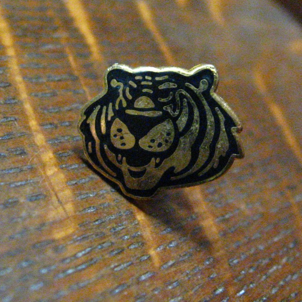🐯 Tiger Mascot Vintage Lapel Pin Tie Tack
